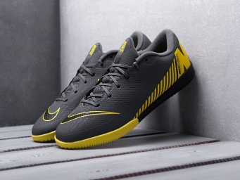 Футбольная обувь Nike Mercurial Vapor XII IC Артикул: 16529