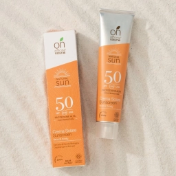Органический солнцезащитный флюид SPF 50 в алюминиевой тубе Органический солнцезащитный флюид SPF 50 в алюминиевой тубе
