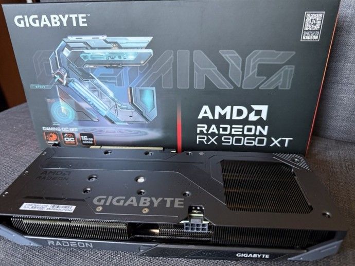 Оптовая продажа: новая игровая видеокарта Gigabyte Radeon RX 9060 XT OC 16GB (GV-R9060XTGAMING OC-16